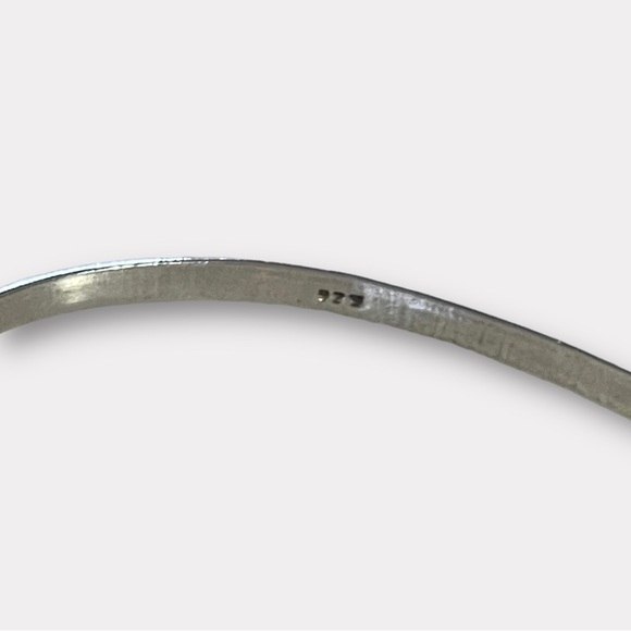 Vintage 1970s Sterling Silver Bangle Bracelet With Dried Flowers in Resin - Picture 6 of 8